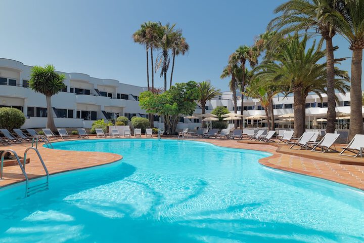 Hotel Pool
