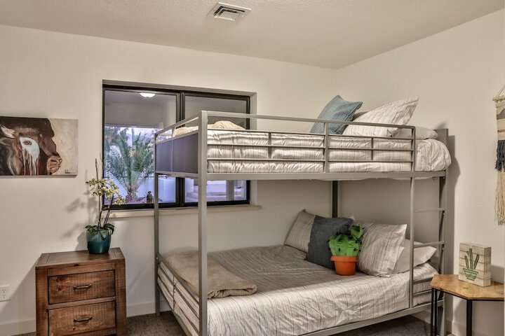 Room 26 of 40