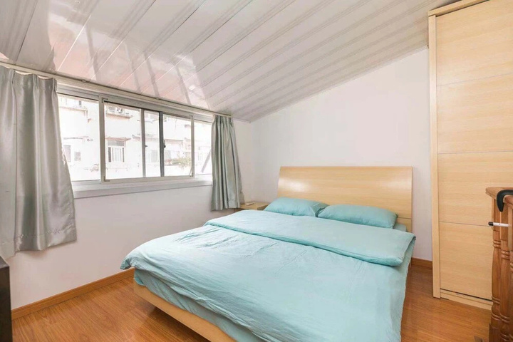 Room 2 of 11