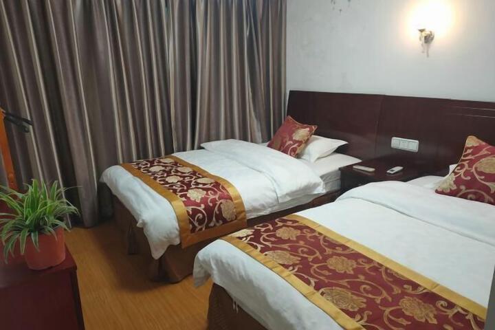 Room 28 of 36