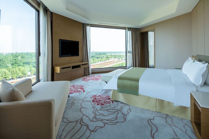 Room 18 of 89