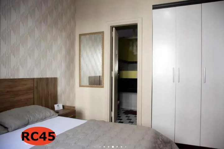 Room 2 of 7