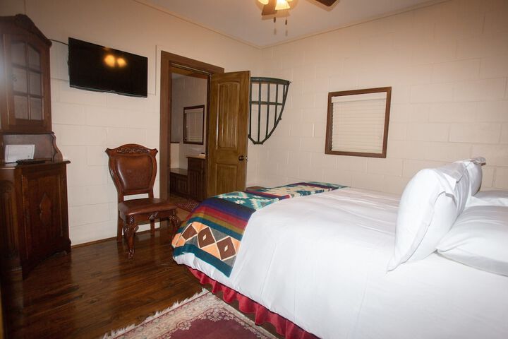 Room 14 of 87