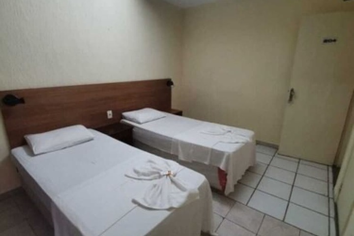 Room 15 of 22