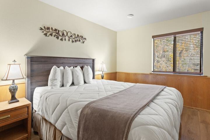 Room 8 of 298