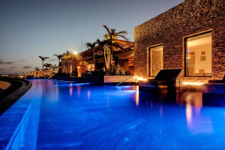 Pool 52 of 140