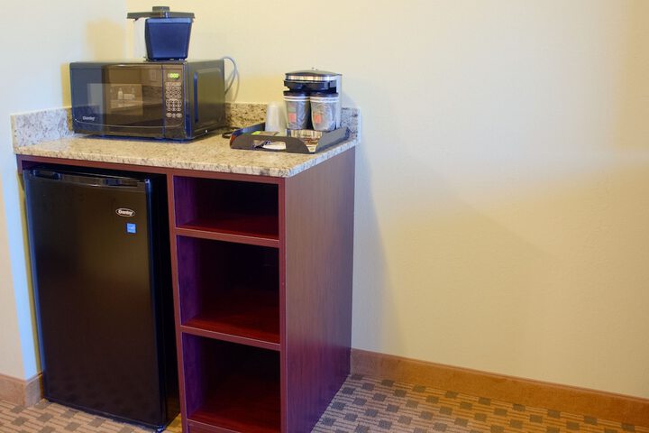 Quadruple Accessible Queen Size Bed (2 of 12)