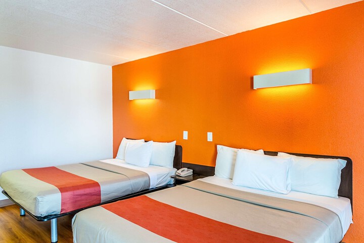 Room 7 of 30
