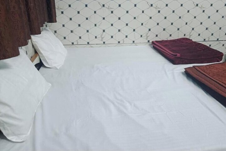 Room 28 of 43