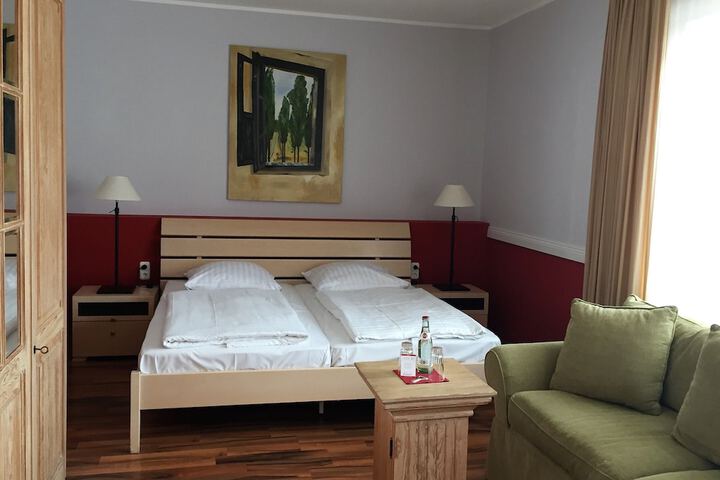 Room 6 of 50