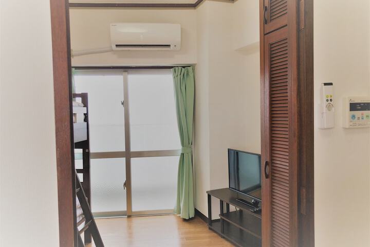 Room 9 of 80