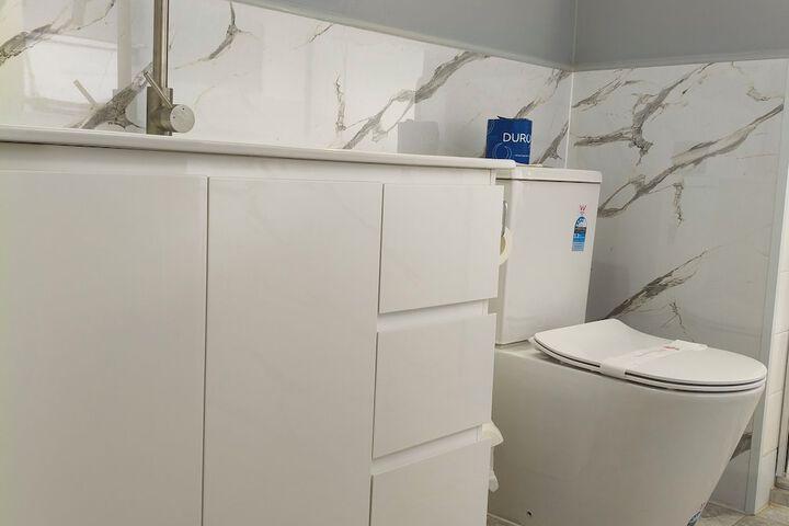Room 33 of 60