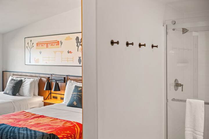 Room 30 of 204