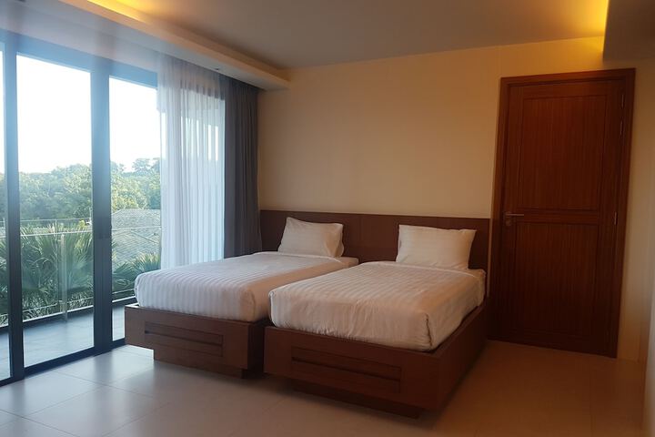 Room 38 of 77