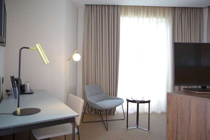 Room 21 of 202