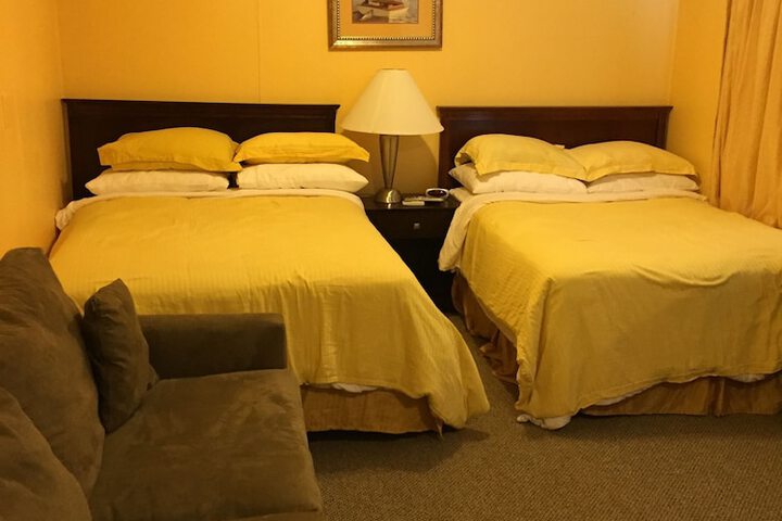 Room 4 of 32
