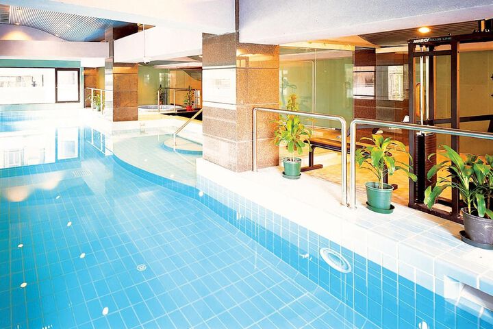 Pool Hotel