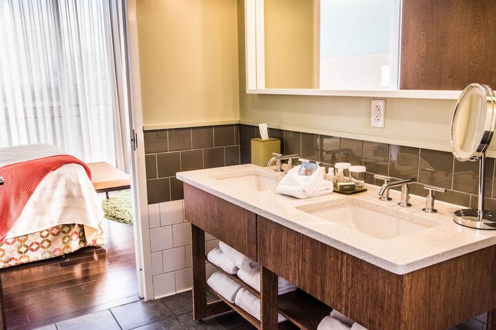 Bathroom sink