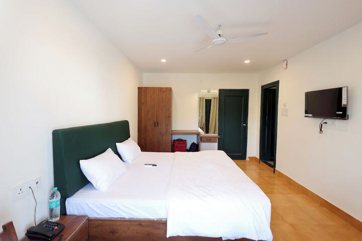 Room 4 of 7