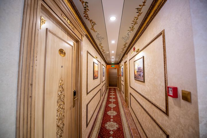 Ballroom/Hall 87 of 119