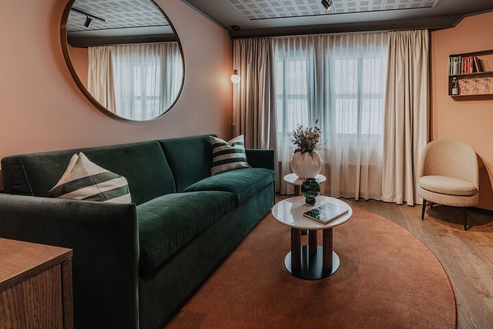 Room 20 of 105