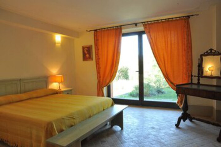 Room 30 of 34