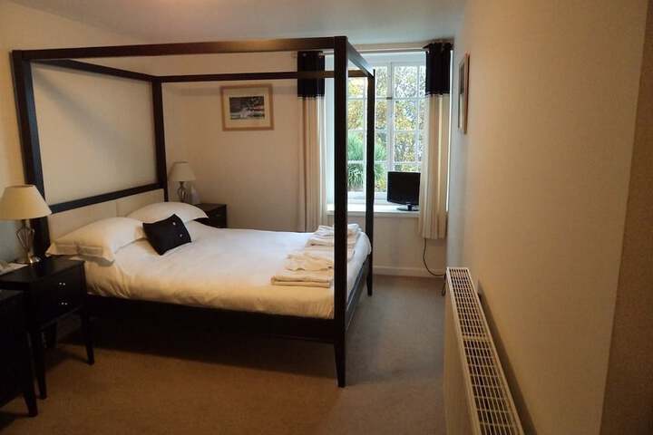 Room 3 of 34