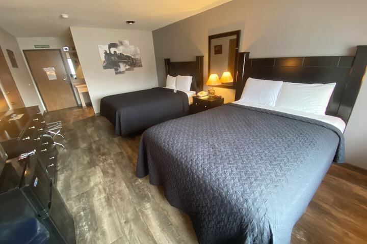 Room 12 of 106