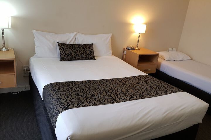 Room 3 of 38