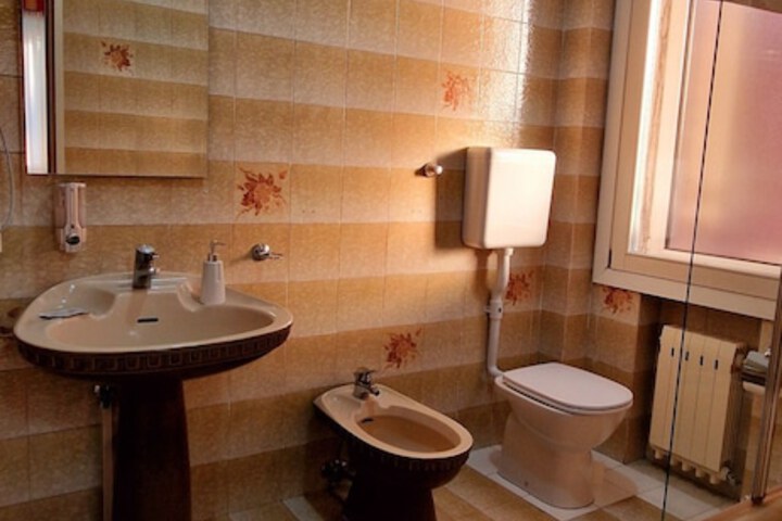 Bathroom Interior Photo