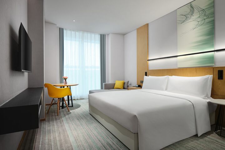 Room 4 of 10