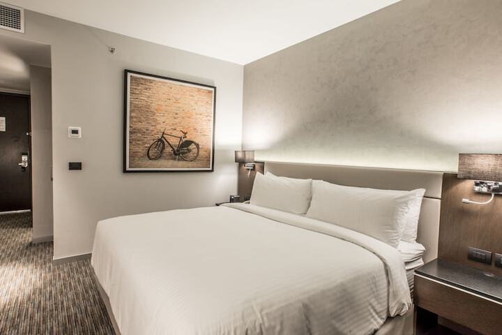 Room 8 of 40