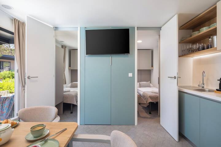 Room 100 of 222