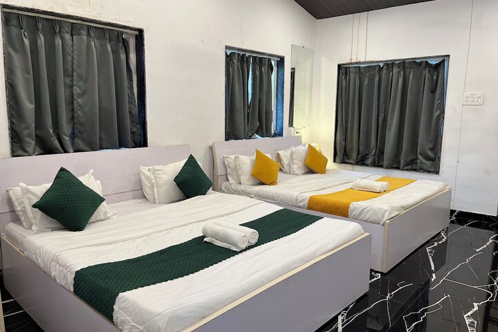 Room 15 of 28