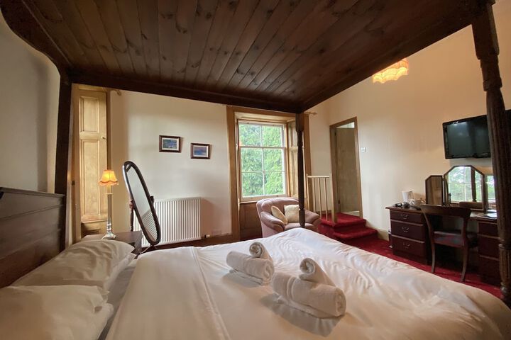 Room 25 of 79