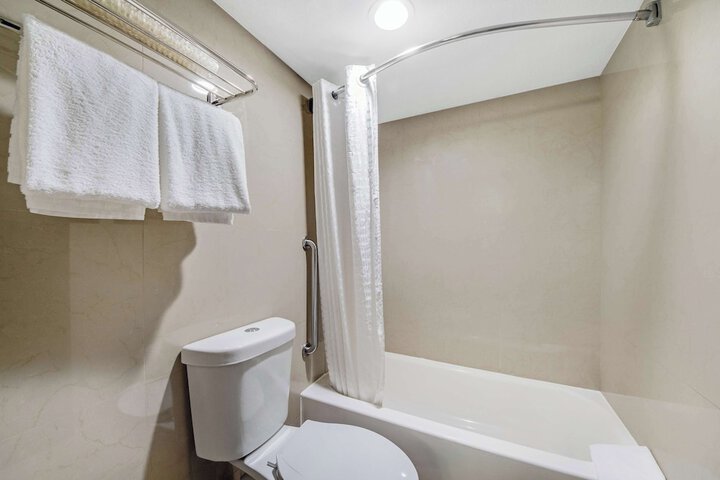 Room 12 of 24