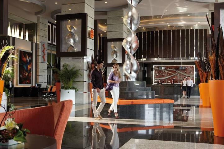 Entrance & Lobby