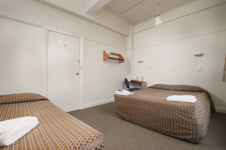 Room 3 of 41
