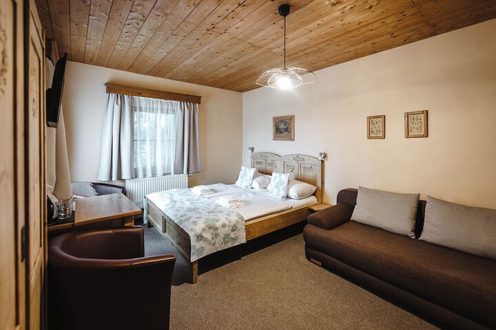 Room 46 of 102