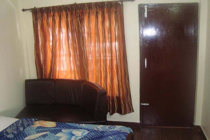 Room 17 of 37