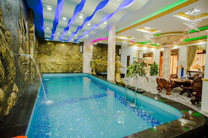 Pool 19 of 43