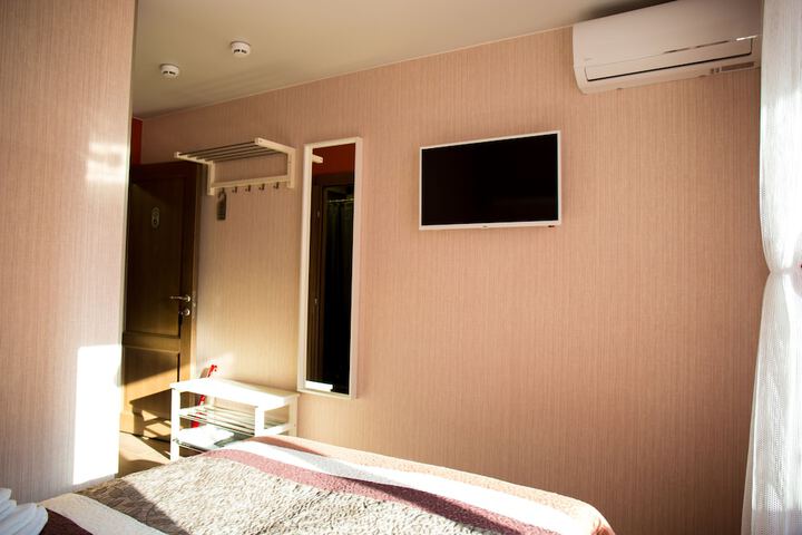 Room 16 of 29