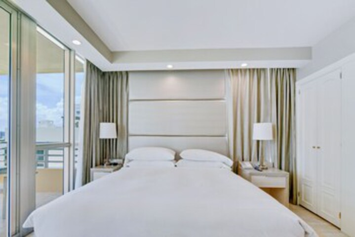 Room 303 of 318