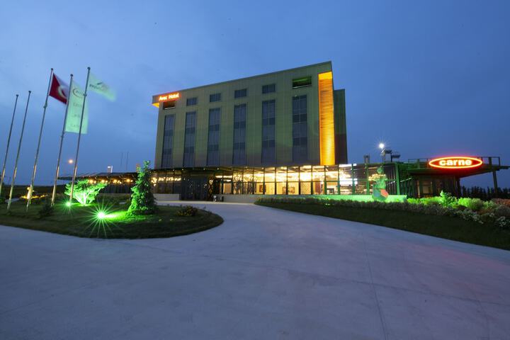 Hotel 96 of 102