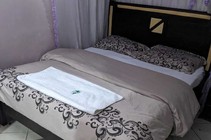 Room 17 of 37