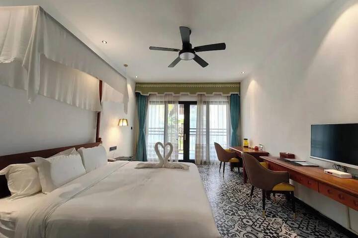 Room 5 of 72