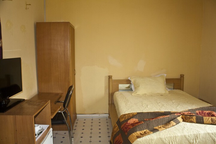 Room 22 of 66