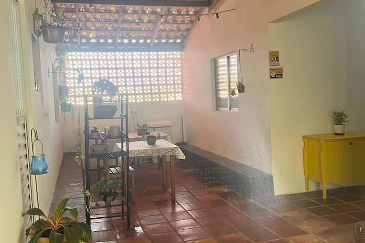 Room 16 of 28