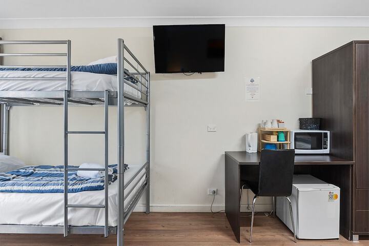 Room 34 of 110