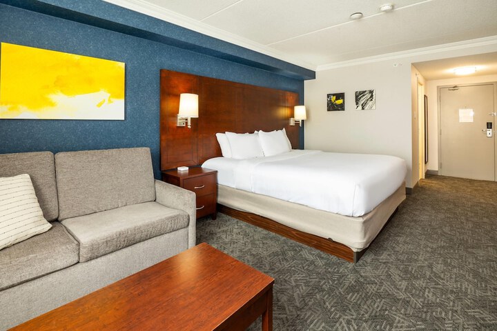 Room 12 of 51